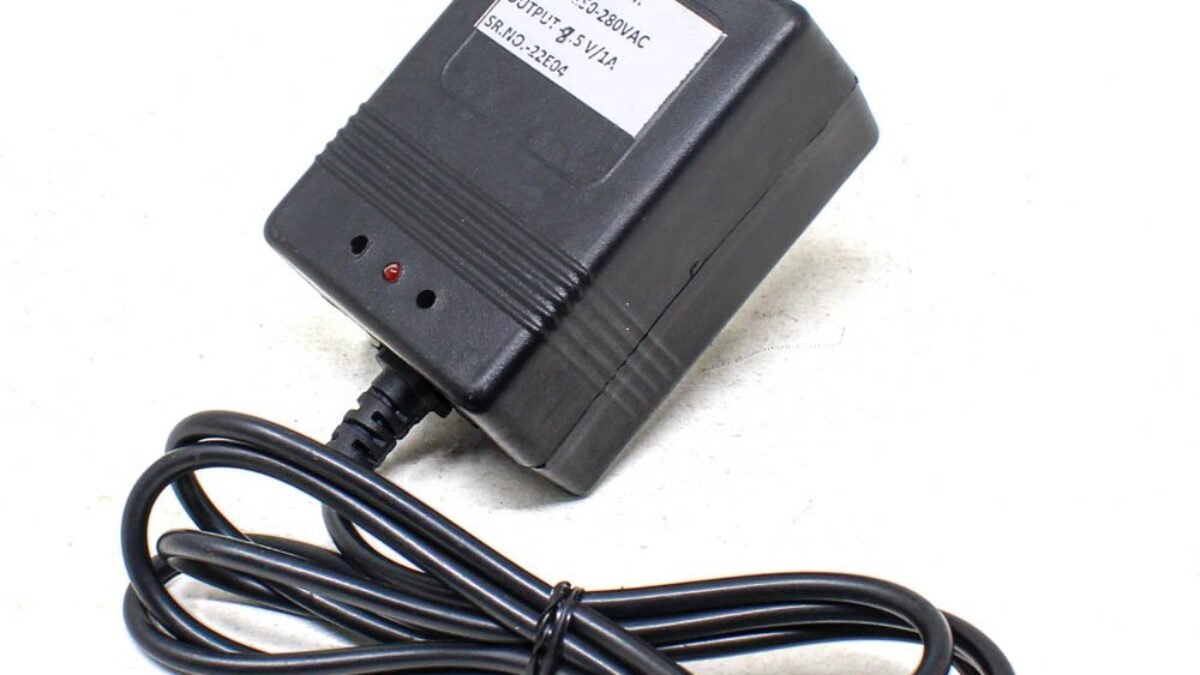 Lithium Battery Charger 8.4V 1A with DC Plug + 2 Indicators